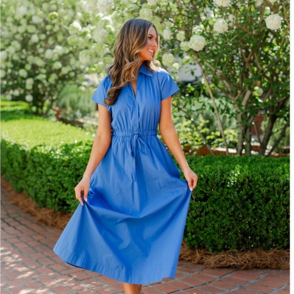 FINCH Open Back Midi Dress
BLUE SIZE. S spring